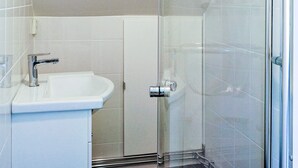 Bathroom - Holiday Home in Varberg (Varberg)