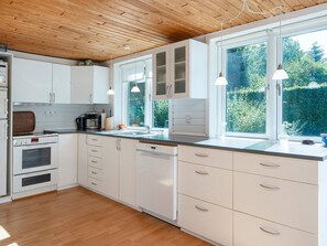 Hus | Eget kjøkken | Høy barnestol