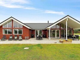 House | Outdoor dining