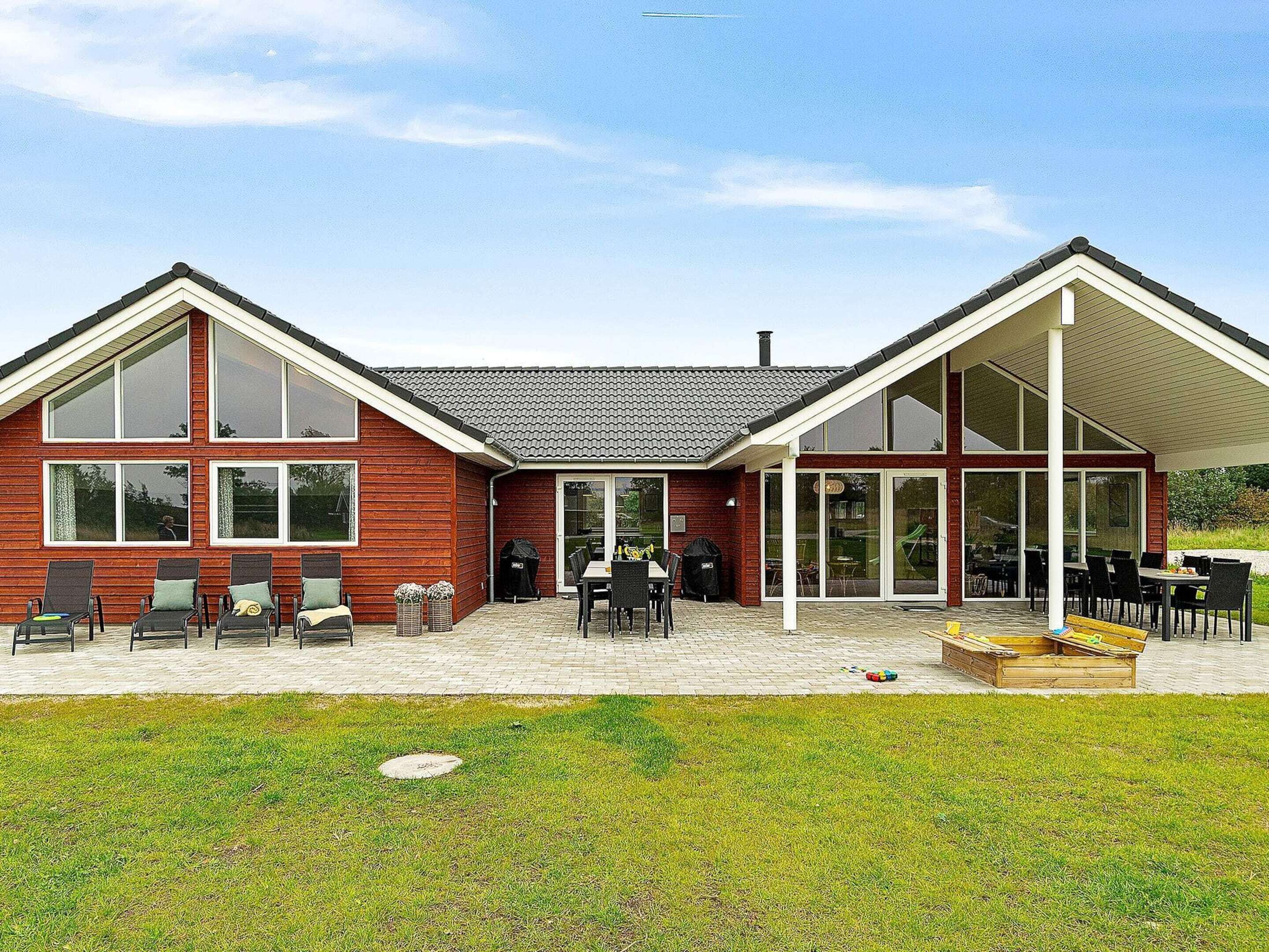 House | Outdoor dining