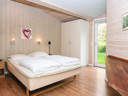 6 Person Holiday Home in Hemmet