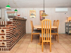 House | Dining - 6 Person Holiday Home in Hemmet (Hemmet)