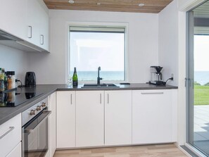 ハウス | 専用キッチン | ハイチェア