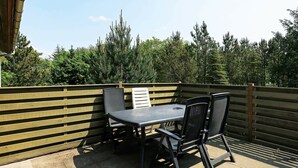 Unclassified image, 2 of 15, button - Attractive Holiday Home in Løgstør With Garden Furniture (Logstor)