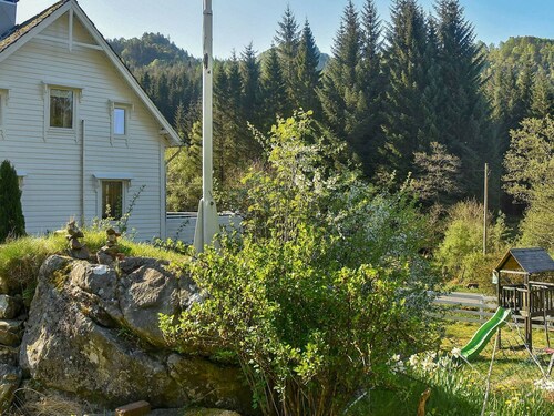 8 Person Holiday Home in Uggdal