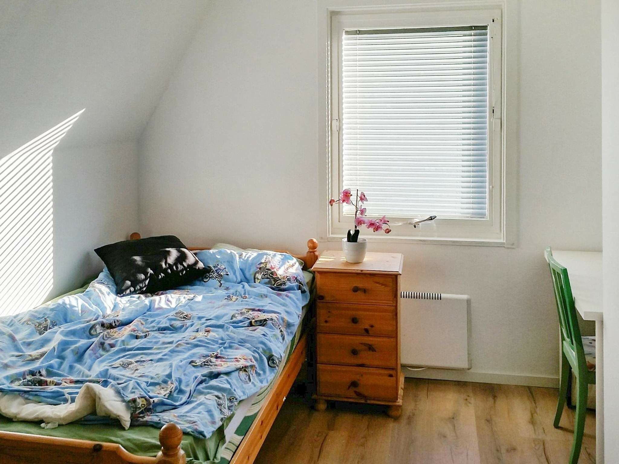 3 bedrooms, individually furnished