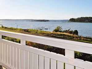 House | Water view - 6 Person Holiday Home in Kode (Kode)