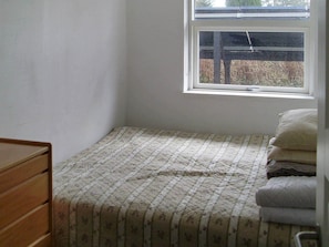 3 bedrooms, cribs/infant beds