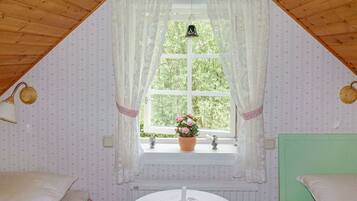 2 bedrooms, individually furnished, bed sheets