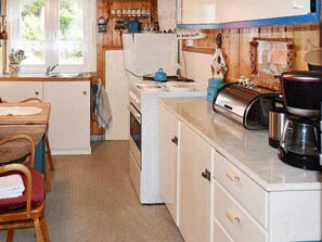 House | Private kitchen - 5 Person Holiday Home in Molde (Molde)