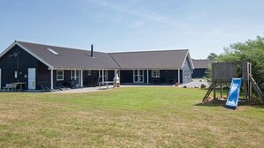 Exterior - Sprawling Holiday Home in Falster With Swimming Pool (Idestrup)