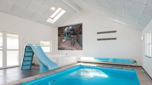 Outdoor pool - Sprawling Holiday Home in Falster With Swimming Pool (Idestrup)