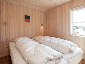 6 Schlafzimmer, Babybetten