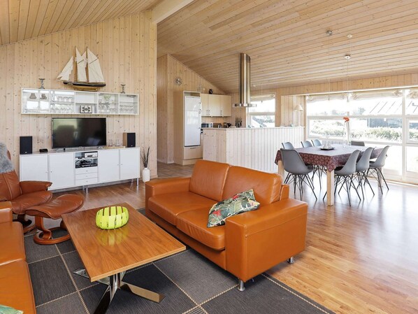 Living area - 5 Star Holiday Home in Hirtshals (Hirtshals)