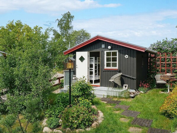 Exterior - 6 Person Holiday Home in Hagby (Vassmolösa)