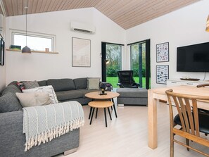 House | Living area - 4 Star Holiday Home in Glesborg (Glesborg)