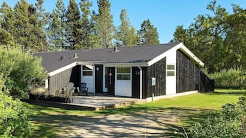 House | Pemandangan dari hartanah