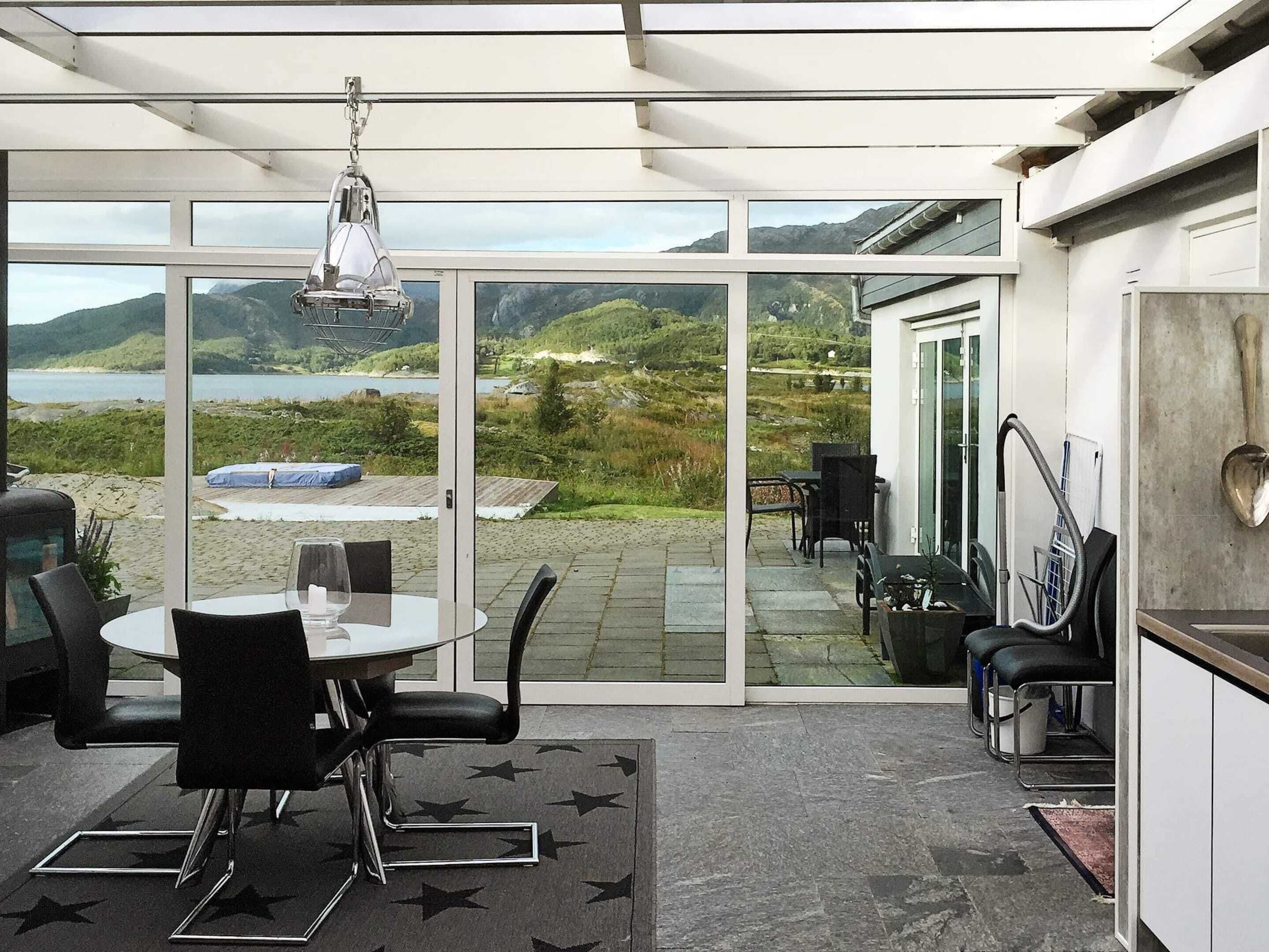 House | Outdoor dining