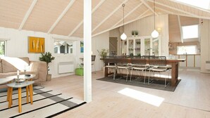 Dining - Modern Holiday Home in Dannemare With Terrace (Dannemare)