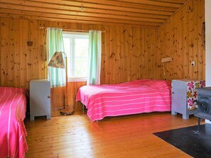 3 bedrooms, individually furnished, bed sheets