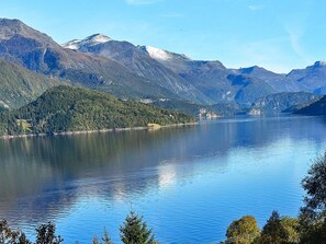 House | Lake view - 10 Person Holiday Home in Folkestad (Volda)