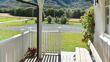 House | Terrace/patio