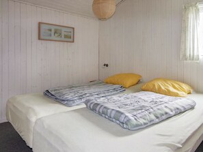 3 bedrooms, cots/infant beds - Cozy Holiday Home in Storvorde With Terrace (Storvorde)