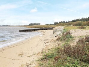 House | Beach - 6 Person Holiday Home in Vemb (Vemb)