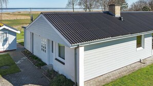 Exterior - Beautiful Holiday Home in Hadsund With Terrace (Hadsund)