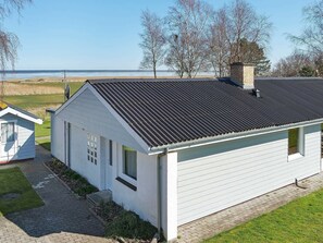 Exterior - Beautiful Holiday Home in Hadsund With Terrace (Hadsund)