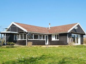 Exterior - Cozy Holiday Home in Funen With Terrace (Middelfart)