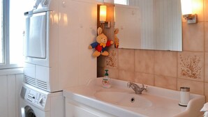 Bathroom - Cozy Holiday Home in Funen With Terrace (Middelfart)