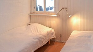 3 bedrooms, cribs/infant beds - Cozy Holiday Home in Funen With Terrace (Middelfart)