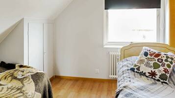 2 bedrooms, individually furnished, bed sheets