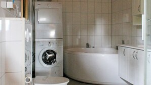 Spa treatment - 8 Person Holiday Home in Hebnes (Suldal)