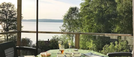 Maison | Vue sur lâeau