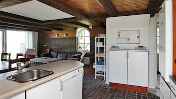 Maison | Cuisine privée | Réfrigérateur, micro-ondes, lave-vaisselle, cafetière/bouilloire