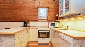 House | Private kitchen | Fridge, microwave, stovetop, dishwasher