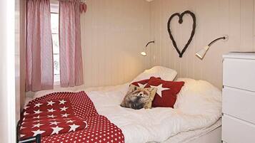 3 bedrooms, individually furnished