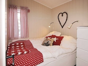 3 bedrooms, individually furnished