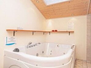 House | Spa treatment - 6 Person Holiday Home in Ringkobing (Ringkobing)