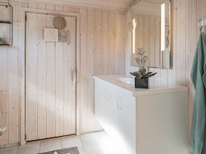 Bathroom - Captivating Holiday Home in Haderslev near Sea (Haderslev)