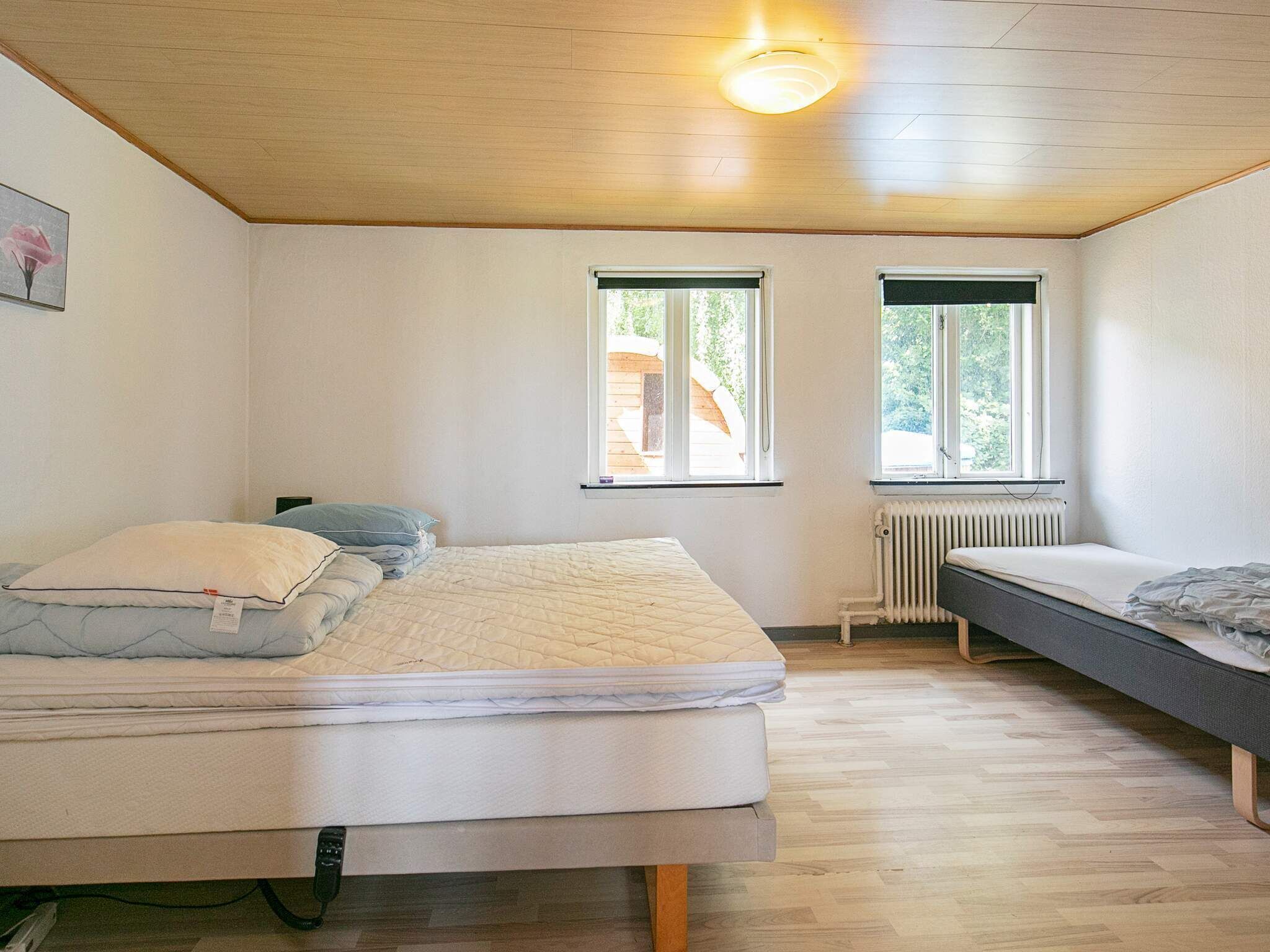 5 bedrooms, cots/infant beds