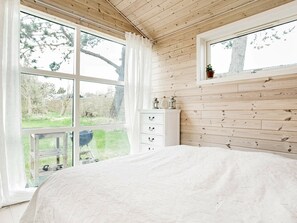 3 Schlafzimmer, Babybetten