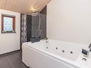 Ferienhaus | Badezimmer
