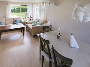 3 Schlafzimmer, Babybetten