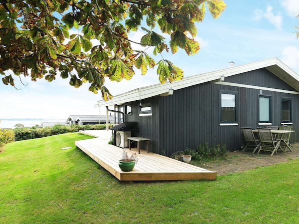 House | Outdoor dining