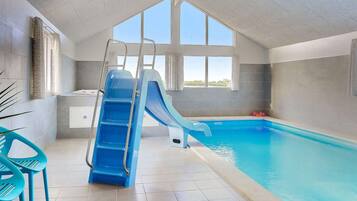 Rumah | Kolam renang | Kolam renang indoor dan kolam renang outdoor