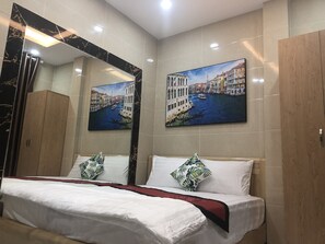 1 bedroom, bed sheets - Deluxe 1 bed ,1 Bath ,2 Guests (Ho Chi Minh City)