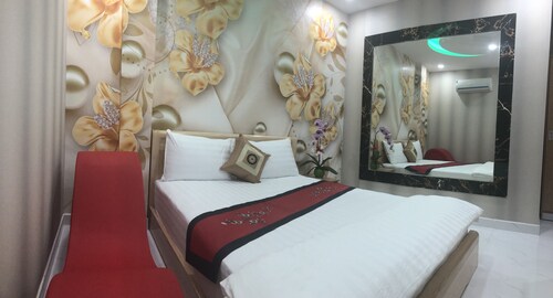 Guest Room in Ben Thanh, Deluxe and Private 1 Queen Bed, 1 Bathroom for 2 Guests